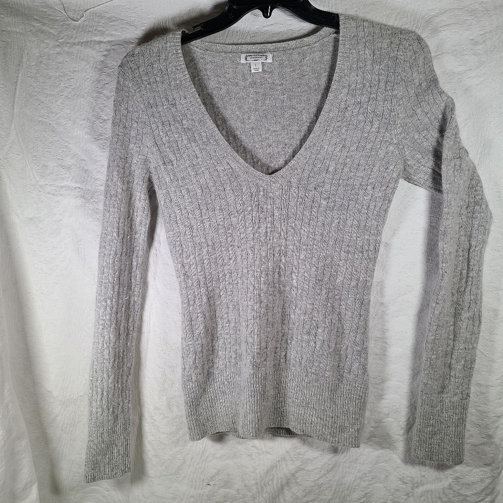 Aphorism Anthropologie cable knit V neck Sweater light gray angora+lamb wool
